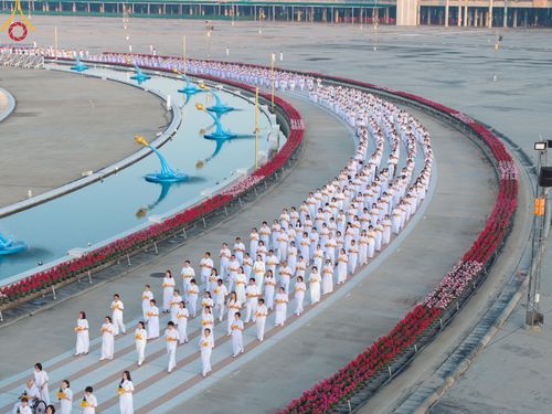 ภาพ No.180523:พิธีบรรพชาอุปสมบท โครงการอุปสมบทบูชาธรรมมหาปูชนียาจารย์ ประจำปีพุทธศักราช 2567 วันเสาร์ที่ 7 ธันวาคมพ.ศ. 2567 ณ วัดพระธรรมกาย จ.ปทุมธานี