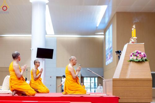 ภาพ No.215756:วันเสาร์ที่ 5 เมษายน พ.ศ. 2568 พิธีขอบรรพชา พิธีขอสรณคมน์และศีล  พิธีขอนิสสัย พิธีถวายบาตร ในโครงการบรรพชาสามเณรฟื้นฟูพระพุทธศาสนาทั่วไทย , โครงการหน่อแก้วเปรียญธรรม รุ่นที่ 13 ,  โครงการสามเณรยุวธรรมทายาท รุ่นที่ 33 , โครงการสามเณรมัชฌิมธรรมทายาท รุ่นที