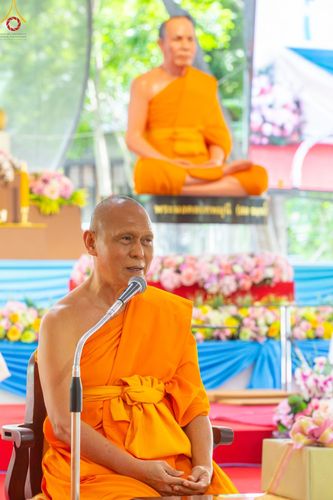 ภาพ No.84993:พิธีเจริญพระพุทธมนต์และพิธีสักการะ รูปเหมือนพระมงคลเทพมุนี (สด จนฺทสโร) ในวันที่ 5 สิงหาคม พ.ศ. 2566 ณ วัดพระธรรมกาย จ.ปทุมธานี เพื่ออัญเชิญประดิษฐาน  ณ วิหารพระมงคลเทพุนี (สด จนฺทสโร) ศูนย์ปฏิบัติธรรมภาคใต้ อ.บางกล่ำ จ.สงขลา