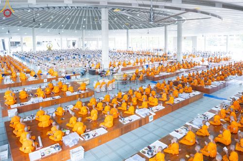 ภาพ No.169751:พิธีถวายภัตตาหารเมนูสวรรค์ "เพื่อการบรรลุธรรม" เนื่องในวันลอยกระทง (ขึ้น 15 ค่ำ เดือน 12) วันศุกร์ที่ 15 พฤศจิกายน พ.ศ. 2567 ณ หอฉันคุณยายอาจารย์ฯ วัดพระธรรมกาย