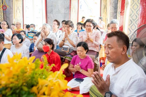 ภาพ No.165082:พิธีทอดกฐิน ณ วัดใหม่พิเรนทร์ แขวงวัดอรุณ เขตบางกอกใหญ่ กรุงเทพมหานคร ในโครงการกฐินสามัคคีทั่วไทย 30,000 วัด บูชาธรรม 80 ปี หลวงพ่อธัมมชโย โดยคณะศิษยานุศิษย์วัดพระธรรมกาย วันที่ 20 ตุลาคม พ.ศ. 2567