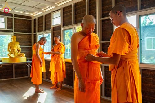 ภาพ No.181518:พิธีขอขมาผู้ปกครอง, พิธีมอบบาตรผ้าไตร, พิธีบรรพชาสามเณร โดยพระครูวิบูลย์เจติยาทร รองเจ้าคณะจังหวัดลำพูน ณ ธุดงคสถานลำพูน ต.เหล่ายาว  อ.บ้านโฮ่ง จ.ลำพูน วันที่ 5 ธันวาคม พ.ศ. 2567