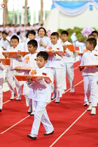 ภาพ No.251543:วันที่ 10 ตุลาคม พ.ศ. 2568 พิธีทอดผ้าป่าสมทบกฐินวัดพระธรรมกาย และสมทบกฐิน 30,000 กว่าวัดทั่วประเทศ ครั้งที่ 3 ณ สภาธรรมกายสากล วัดพระธรรมกาย