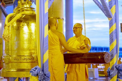 ภาพ No.241167:วันพุธที่ 27 สิงหาคม พ.ศ. 2568 พิธีฉลองชัยสวดมนต์ บทธัมมจักกัปปวัตตนสูตร ครบ 7,650,575,757 จบ ในวันธรรมชัย วัดพระธรรมกาย