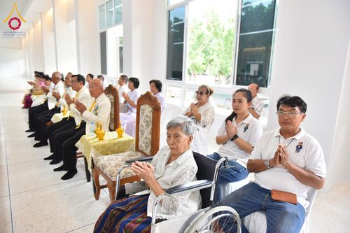 ภาพ No.152481:พิธียกฉัตรขาว 5 ชั้น กางกั้นถวายองค์พระประธาน อาคารปฏิบัติธรรมวัดสายสุวพรรณ ต.คลองสี่ อ.คลองหลวง จ.ปทุมธานี วันเสาร์ที่ 7 กันยายน พ.ศ. 2567