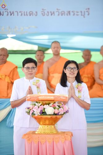 ภาพ No.249369:วันที่ 28 กันยายน พ.ศ. 2568 พิธีทอดผ้าป่าแผ่นบันมงคลมหาเศรษฐี อาคาร 80 ปี หลวงพ่อธัมมชโย ณ ศูนย์ปฏิบัติธรรมวิหารแดง ต.เจริญธรรม อ.วิหารแดง จ.สระบุรี