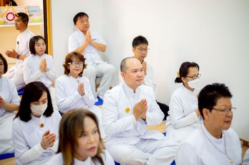 ภาพ No.221273:วันศุกร์ที่ 25 เมษายน พ.ศ. 2568 พิธีอัญเชิญรูปเหมือนพระมงคลเทพมุนี (สด จนฺทสโร) พระผู้ปราบมาร พิธีทอดผ้าป่าสามัคคี 25 ปี พิธีถวายสังฆทาน 15 วัด แด่เจ้าอาวาสภาคพื้นเอเชีย และแอฟริกา ในวาระครบ 25 ปี วัดพระธรรมกายโอซาก้า ประเทศญี่ปุ่น