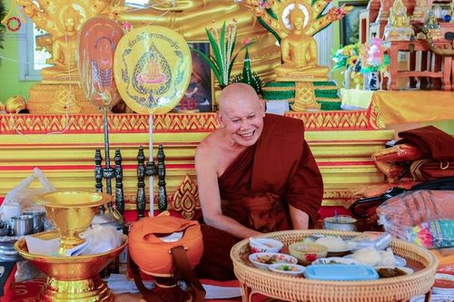 ภาพ No.166641:พิธีทอดกฐิน ณ วัดโพธิ์ไทร อ.เกษตรสมบูรณ์ จ.ชัยภูมิ ในโครงการกฐินสามัคคีทั่วไทย 30,000 วัด บูชาธรรม 80 ปี หลวงพ่อธัมมชโย โดยคณะศิษยานุศิษย์วัดพระธรรมกาย วันที่ 23 ตุลาคม พ.ศ. 2567