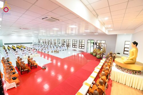 ภาพ No.194744:พิธีเจริญพระพุทธมนต์ และทำบุญตักบาตร ถวายพระราชกุศล แด่พระบาทสมเด็จพระเจ้าอยู่หัว เนื่องในโอกาสพระราชพิธีสมมงคล พระชนมายุเท่าพระบาทสมเด็จพระพุทธยอดฟ้าจุฬาโลกมหาราช สมเด็จพระปฐมบรมกษัตริยาธิราชแห่งพระราชวงศ์จักรี พุทธศักราช 2568 วันที่ 14 มกราคม พ.ศ. 2568