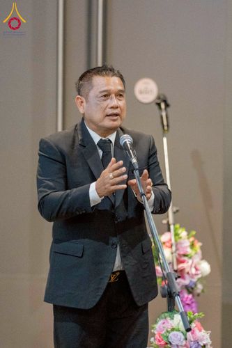 ภาพ No.271909:วันที่ 22 พฤศจิกายน พ.ศ. 2568 ผู้ว่าฯ ปทุมธานี ลงพื้นที่เยี่ยม “อำเภอคลองหลวง” พร้อมชมการเตรียมความพร้อมเทศกาลสวนดอกไม้ปทุมธานี “ทุ่งสวรรค์ ตะวันฉาย” ณ วัดพระธรรมกาย