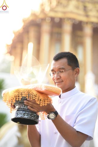 ภาพ No.135554:พิธีขอขมามอบผ้าไตร, พิธีบรรพชาสามเณร ในโครงการบรรพชาสามเณร ฟื้นฟูพระพุทธศาสนาทั่วไทย ณ วัดพระพุทธบาท ราชวรมหาวิหาร อ.พระพุทธบาท จ.สระบุรี วันที่ 6 เมษายน พ.ศ. 2567