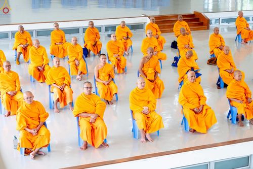 ภาพ No.239880:วันที่ ๒๒ - ๒๔ สิงหาคม พ.ศ. ๒๕๖๘ สัมมนารวมใจผู้นำบุญ บูชาธรรม ๘๑ ปี หลวงพ่อธัมมชโย กฐินสามัคคีทั่วไทย ๓๐,๐๐๐ วัด โครงการอุปสมบทบูชาธรรมมหาปูชนียาจารย์ ๓,๐๐๐ รูป รุ่นที่ ๑