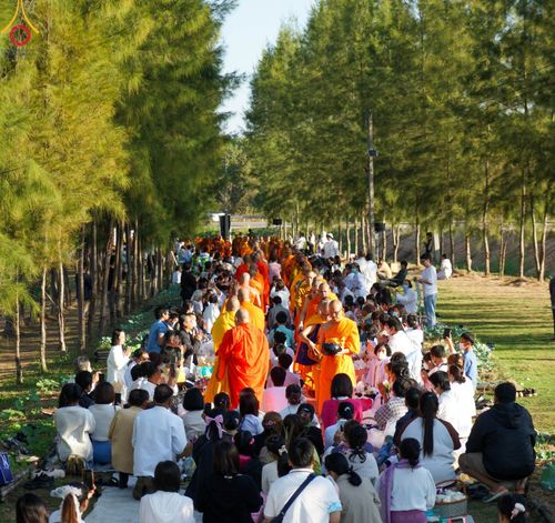 ภาพ No.104986:พิธีตักบาตรพระ ๑,๐๐๐ รูป ฉลองเมืองลำปาง ๑,๓๔๓ ปี วันเสาร์ที่ ๓๐ ธันวาคม พ.ศ. ๒๕๖๖ ณ ศูนย์ปฏิบัติธรรมลำปาง อำเภอเมือง จังหวัดลำปาง