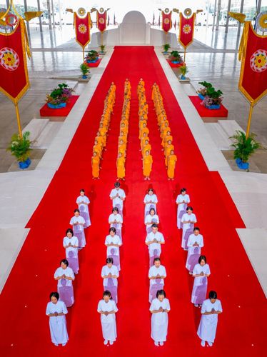 ภาพ No.153180:พิธีมุทิตาสักการะ พระภิกษุ-สามเณร ผู้สอบไล่ได้เปรียญธรรม ประโยค 1-2 ถึงประโยค ป.ธ.9 และบาลีศึกษา ประโยค1-2 ถึง บ.ศ.9 , พิธีมอบดวงแก้วสามเณรผู้ทรงบาลีไวยากรณ์ วัดพระธรรมกาย และ ศูนย์ส่งเสริมศีลธรรมในประเทศและต่างประเทศ วันอาทิตย์ที่ 8 กันยายน พ.ศ.2567