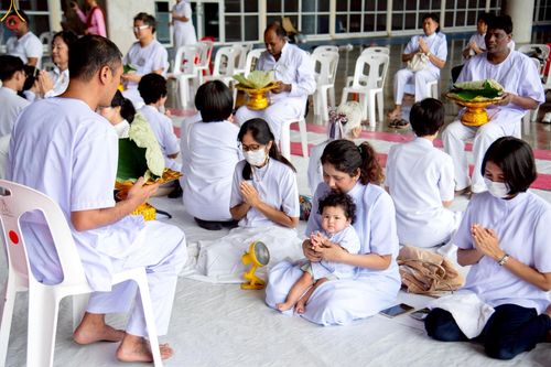 ภาพ No.230762:วันที่ 28 มิถุนายน พ.ศ. 2568 พิธีตัดปอยผมและปลงผม โครงการบวชพระนานาชาติ AEC & WAB รุ่นที่ 9 ณ วิหารคด 2 วัดพระธรรมกาย