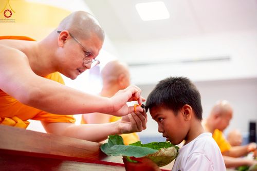 ภาพ No.213767:วันเสาร์ที่ 29 มีนาคม พ.ศ. 2568 พิธีตัดปอยผม ขอขมาผู้ปกครอง มอบบาตร-ผ้าไตร และพิธีบรรพชาสามเณร ณ ศูนย์ปฏิบัติธรรมจังหวัดระยอง (บ้านช่องลม) ต.บางบุตร อ.บ้านค่าย จ.ระยอง