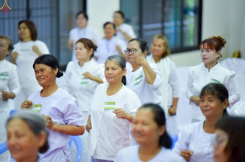 ภาพ No.250044:วันที่ 26-28 กันยายน พ.ศ. 2568 โครงการอบรมอุบาสกแก้ว อุบาสิกาแก้ว รุ่นที่ 3 ตัวแทนทอดกฐินสามัคคีทั่วไทย 30,000 วัด ณ ศูนย์ปฏิบัติธรรมจันทบุรี จ.จันทบุรี