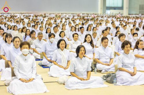 ภาพ No.209522:วันอาทิตย์ที่ 2 มีนาคม พ.ศ. 2568 พิธีบูชาข้าวพระ ณ สภาธรรมกายสากล วัดพระธรรมกาย