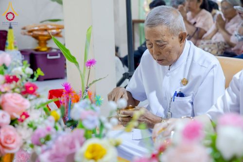 ภาพ No.275504:วันที่ 5 พฤศจิกายน พ.ศ. 2568 พิธีทอดกฐินสามัคคีทั่วไทย ณ วัดเขาแก้ว อ.โพธิ์ทอง จ.อ่างทอง โดยคณะศิษยานุศิษย์ บูชาธรรม 81 ปี หลวงพ่อธัมมชโย