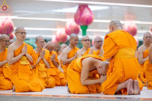 ภาพ No.162322:วันมหาปวารณาออกพรรษา วันพฤหัสบดีที่ 17 ตุลาคม พ.ศ. 2567 (ขึ้น 15 ค่ำ เดือน 11 ) ณ อุโบสถ วัดพระธรรมกาย