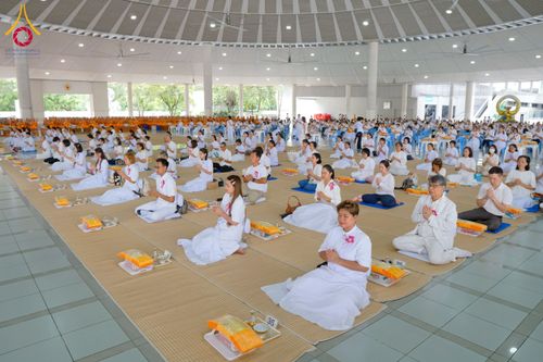 ภาพ No.243827:วันที่ 6 กันยายน พ.ศ. 2568 พิธีถวายภัตตาหารเมนูสวรรค์ เพื่อการบรรลุธรรม ณ หอฉันคุณยายอาจารย์ฯ วัดพระธรรมกาย