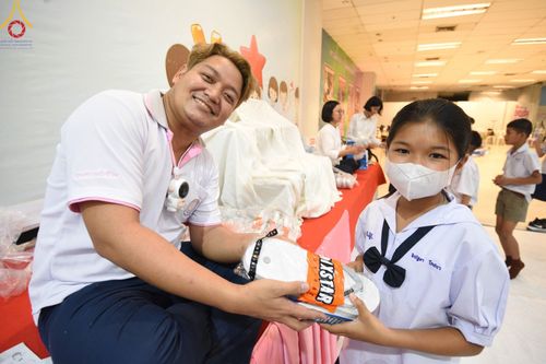 ภาพ No.102315:วันรวมพลังเด็กดี ผู้นำฟื้นฟูศีลธรรมโลก จังหวัดสระบุรี ณ ห้างทวีกิจคอมเพล็กซ์  อ.เมือง จ.สระบุรี วันพุธที่ 13 ธันวาคม พ.ศ. 2566