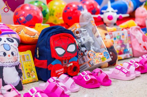 ภาพ No.193485:วัดพระธรรมกาย และ มูลนิธิธรรมกาย มอบของขวัญสนับสนุนงานวันเด็ก วันที่ 8 มกราคม พ.ศ. 2568 ณ อาคารโถงช้างฯ วัดพระธรรมกาย อ.คลองหลวง จ.ปทุมธานี