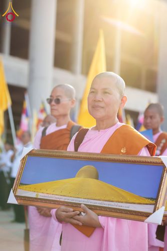 ภาพ No.178180:พิธีทอดผ้าป่าไทย-เมียนมา ครั้งที่ 7 วันอาทิตย์ที่ 1 ธันวาคม พ.ศ.2567 ณ สภาธรรมกายสากล  พระมหาธรรมกายเจดีย์ วัดพระธรรมกาย จ.ปทุมธานี