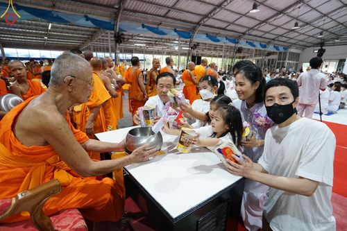 ภาพ No.140828:พิธีตักบาตรพระ 500 รูป ปีที่ 9 ณ ธุดงคสถานล้านนา อำเภอสันทราย จังหวัดเชียงใหม่ วันอาทิตย์ที่ 9 มิถุนายน พ.ศ. 2567