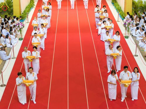 ภาพ No.167687:พิธีทอดกฐิน และ พิธีกรานกฐิน ในวันอาทิตย์ที่ 3 พฤศจิกายน พ.ศ. 2567 ณ วัดพระธรรมกาย จ.ปทุมธานี