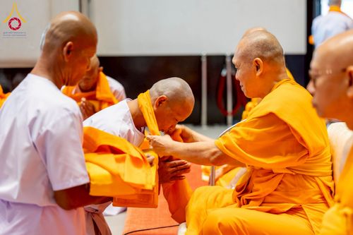 ภาพ No.277712:วันเสาร์ที่ 6 ธันวาคม พ.ศ. 2568 พิธีบรรพชาอุปสมบทและพิธีถวายบาตร โครงการอุปสมบทบูชาธรรมมหาปูชนียาจารย์ ประจำปี พ.ศ.2568 โครงการบวชพระนานาชาติ AEC และ WAB รุ่น CEO (นักบริหาร) รุ่นที่ 5 ณ มหาธรรมกายเจดีย์ วัดพระธรรมกาย