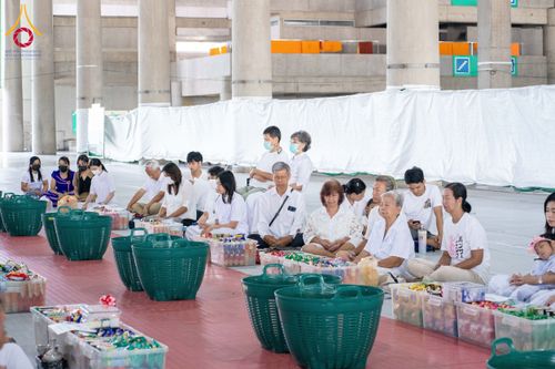 ภาพ No.145644:พิธีตักบาตรโครงการบรรพชาสามเณร โรงเรียนนานาชาติ รุ่นที่ 13 ณ มหารัตนวิหารคด 9 วัดพระธรรมกาย วันเสาร์ที่ 20 กรกฎาคม พ.ศ. 2567