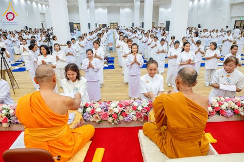 ภาพ No.221844:โครงการปฏิบัติธรรมอบรมศีลธรรม “บวชอุบาสิกาแก้ว” ถวายเป็นพระราชกุศลแด่พระบาทสมเด็จพระเจ้าอยู่หัว เนื่องในโอกาสมหามงคล “วันฉัตรมงคล”  ระหว่างวันที่ 2 – 4 พฤษภาคม 2568  ณ อาคาร 115 ปี คุณยายอาจารย์ฯ