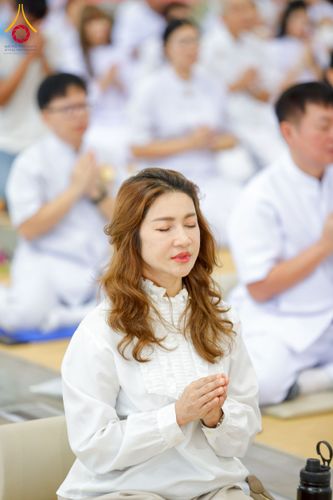 ภาพ No.264286:วันอาทิตย์ที่ 2 พฤศจิกายน พ.ศ. 2568 พิธีบูชาข้าวพระ ณ สภาธรรมกายสากล วัดพระธรรมกาย