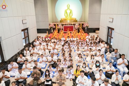 ภาพ No.144600:ชาวอำเภอคลองหลวง จังหวัดปทุมธานี ถวายเทียนพรรษามหามงคล เนื่องในเทศกาลเข้าพรรษา ประจำปี 2567 แด่คณะสงฆ์วัดพระธรรมกาย  วันพฤหัสบดีที่ 18 กรกฎาคม พ.ศ. 2567