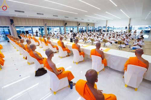 ภาพ No.127818:พิธีถวายภัตตาหารเป็นสังฆทาน แด่คณะพระธรรมยาตราฯ ในโครงการธรรมยาตราอัญเชิญพระบรมสารีริกธาตุ ประดิษฐาน ณ มหารัตนเจดีย์สิริปทุมสวรรค์ อ.บางกล่ำ จ.สงขลา วันที่ 9 มีนาคม พ.ศ. 2567