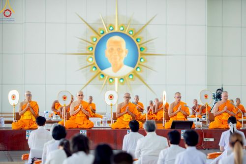 ภาพ No.213254:วันศุกร์ที่ 28 มีนาคม พ.ศ. 2568 (วันพระ แรม 15 ค่ำ เดือน 4) พิธีบุพเปตพลี ครั้งที่ 161 ร่วมอุทิศบุญแด่หมู่ญาติที่ล่วงลับไปแล้ว และสืบทอดอายุพระพุทธศาสนา ณ หอฉันคุณยายอาจารย์ฯ วัดพระธรรมกาย