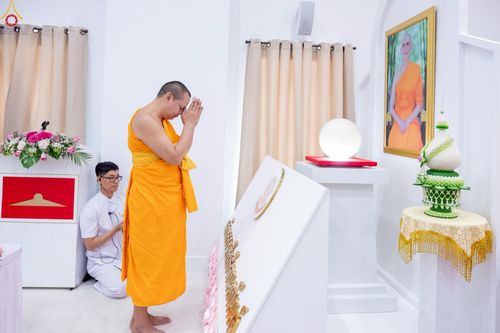 ภาพ No.234584:วันอาทิตย์ที่ 20 กรกฎาคม  พ.ศ.2568 พิธีทอดผ้าป่าภาคพื้นอเมริกา พิธีเจริญพระพุทธมนต์ ฉลองอาคารแก้วธรรมชัยรัตนอนันต์ วัดพระธรรมกายเทนเนสซี ประเทศสหรัฐอเมริกา