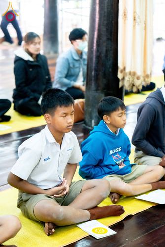 ภาพ No.195677:พิธีทอดผ้าป่าทำนุบำรุงศาสนสถาน ณ วัดคู้สลอดวุฒิโสภณ ต.คู้สลอด อ.ลาดบัวหลวง จ.พระนครศรีอยุธยา ในโครงการธรรมยาตรา กตัญญูบูชา มหาปูชนียาจารย์ พระมงคลเทพมุนี(สด จนฺทสโร) พระผู้ปราบมาร อนุสรณ์สถาน 7 แห่ง ปีที่ 13 วันที่ 13 มกราคม พ.ศ. 2568