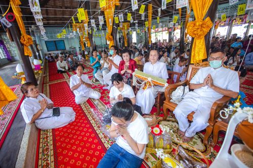 ภาพ No.169994:พิธีทอดกฐิน ณ วัดเขาสมอระบัง จ.เพชรบุรี ในโครงการกฐินสามัคคีทั่วไทย 30,000 วัด บูชาธรรม 80 ปี หลวงพ่อธัมมชโย โดยคณะศิษยานุศิษย์วัดพระธรรมกาย วันที่ 26 ตุลาคม พ.ศ. 2567