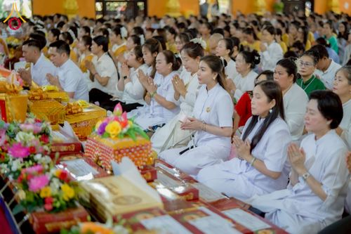 ภาพ No.274096:วันที่ 23 พฤศจิกายน พ.ศ. 2568 ประธานมูลนิธิธรรมกาย ถวายปัจจัยสมทบกฐินแด่ วัดเทียนเวียนเฟื้อกเซิน ศูนย์วิปัสสนาที่มีชื่อเสียง มากกว่า 50 ปีในเวียดนาม