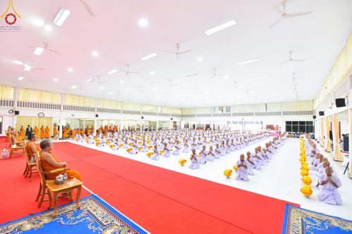 ภาพ No.184500:พิธีขอขมา มอบบาตรผ้าไตร บรรพชา อุปสมบท  ในโครงการอุปสมบทบูชาธรรมมหาปูชนียาจารย์ ณ วัดกลางพระอารามหลวง อ.เมืองบุรีรัมย์ จ.บุรีรัมย์ วันศุกร์ที่ 6 ธันวาคม พ.ศ. 2567