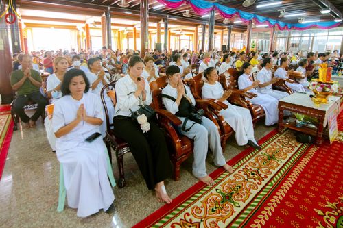 ภาพ No.165201:พิธีทอดกฐิน ณ วัดอินทโชติสังฆโพธิ์ธาราม อ.พนมสารคาม จ.ฉะเชิงเทรา ในโครงการกฐินสามัคคีทั่วไทย 30,000 วัด บูชาธรรม 80 ปี หลวงพ่อธัมมชโย โดยคณะศิษยานุศิษย์วัดพระธรรมกาย วันที่ 20 ตุลาคม พ.ศ. 2567