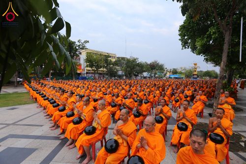 ภาพ No.210261:วันอาทิตย์ที่ 9 มีนาคม พ.ศ. 2568 พ่อเมืองโคราชจัดตักบาตรพระหมื่น ทำบุญเมือง 557 ปี