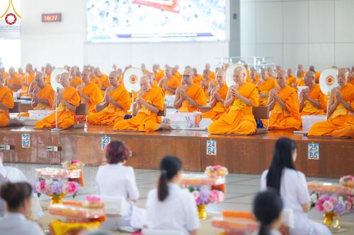 ภาพ No.177356:พิธีถวายภัตตาหารเมนูสวรรค์ และพิธีบุพเปตพลี ครั้งที่ 158 ร่วมอุทิศบุญแด่หมู่ญาติที่ล่วงลับไปแล้ว และสืบทอดอายุพระพุทธศาสนา ณ วัดพระธรรมกาย วันที่ 30 พฤศจิกายน พ.ศ.2567 (วันพระ แรม 15 ค่ำ เดือน 12)