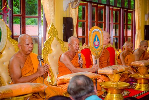 ภาพ No.177201:พิธีทอดกฐิน ณ วัดตรีมิตรประดิษฐาราม ต.รางหวาย อ.พนมทวน จ.กาญจนบุรี ในโครงการทอดกฐินสามัคคีทั่วไทย 30,000 วัด บูชาธรรม 80 ปี หลวงพ่อธัมมชโย โดยคณะศิษยานุศิษย์วัดพระธรรมกาย วันที่ 15 พฤศจิกายน พ.ศ. 2567