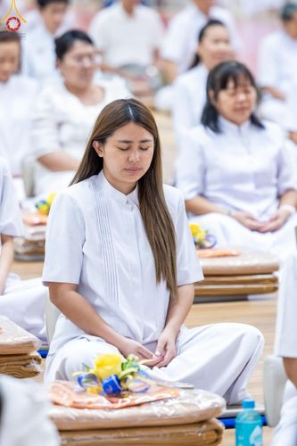 ภาพ No.180798:พิธีถวายภัตตาหารเมนูสวรรค์ และพิธีถวายอุปกรณ์กันหนาว แด่คณะพระภิกษุสามเณรวัดพระธรรมกาย วันอาทิตย์ที่ 8 ธันวาคม พ.ศ.2567 ณ สภาธรรมกายสากล วัดพระธรรมกาย