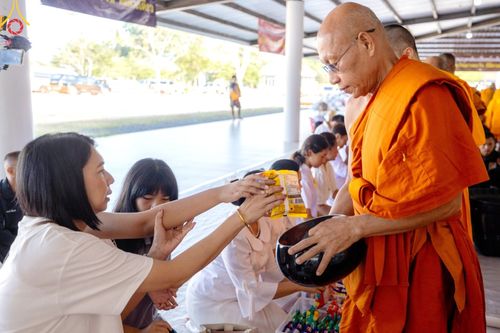 ภาพ No.123866:พิธีถวายสังฆทาน 323 วัด 4 จังหวัดชายแดนภาคใต้ ครั้งที่ 166 ณ ศูนย์ปฏิบัติธรรมภาคใต้ อ.บางกล่ำ จ.สงขลา วันเสาร์ที่ 17 กุมภาพันธ์ พ.ศ. 2567