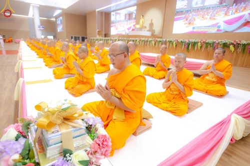 ภาพ No.136865:พิธีถวายหนังสือธรรมะ บาลี นักธรรม ทางก้าวหน้า ณ ห้องแก้วสารพัดนึก 2 วัดพระธรรมกาย วันเสาร์ที่ 11 พฤษภาคม พ.ศ. 2567