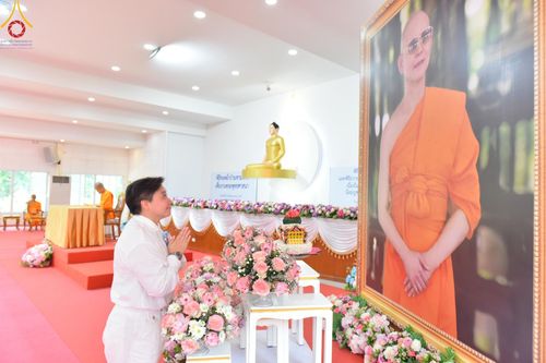 ภาพ No.149566:พิธีทอดผ้าป่ามหามงคล เพื่องานพระพุทธศาสนา , พิธีเจริญพระพุทธมนต์ และพิธีถวายสังฆทานแด่คณะสงฆ์ เนื่องในวันธรรมชัย 56 พรรษา น้อมบูชาธรรมหลวงพ่อธัมมชโย ณ ธรรมอุทยานบ้านแป้ง จ.สิงห์บุรี วันเสาร์ที่ 24 สิงหาคม พ.ศ. 2567